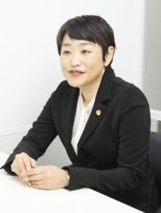 離婚法律相談を担当する湊弁護士